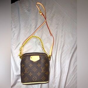 Louis Vuitton crossbody purse